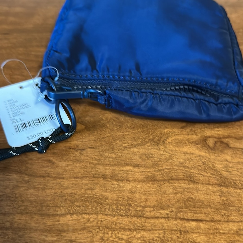 Free People Movement Navy Micro Buti Pouch NWT - Picture 11 of 13